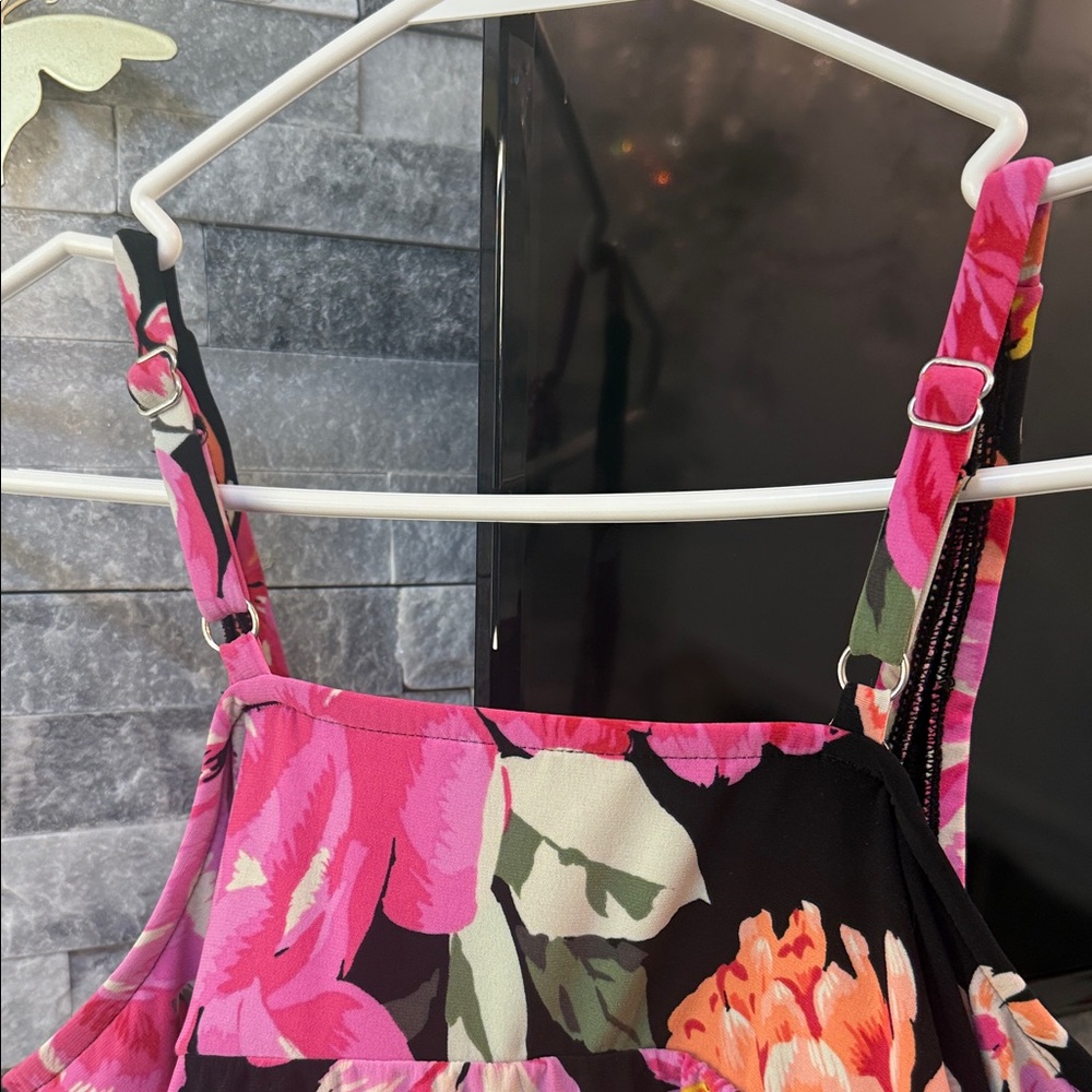Vibrant Floral Women's One Piece Swimsuit NWOT - Picture 4 of 4